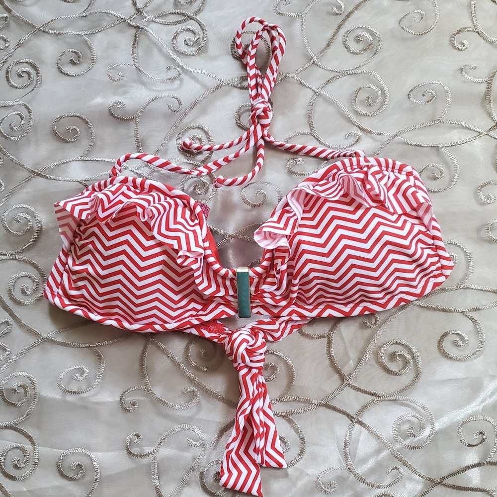 Cute Chevron Bandeau Bikini Top - Picture 1 of 5